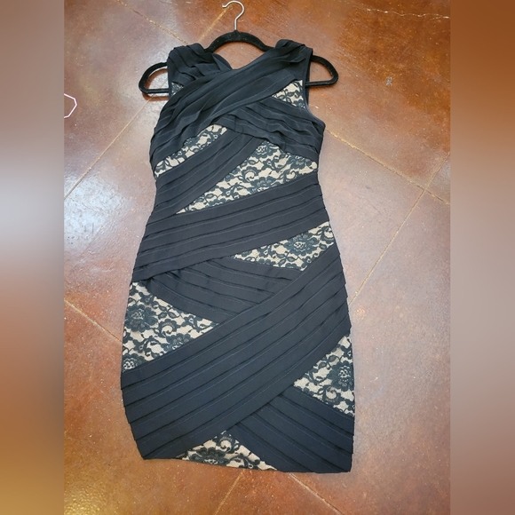 Adrianna Papell Dresses & Skirts - Adrianna Papell Black Pleated Halter Bodycon Dress